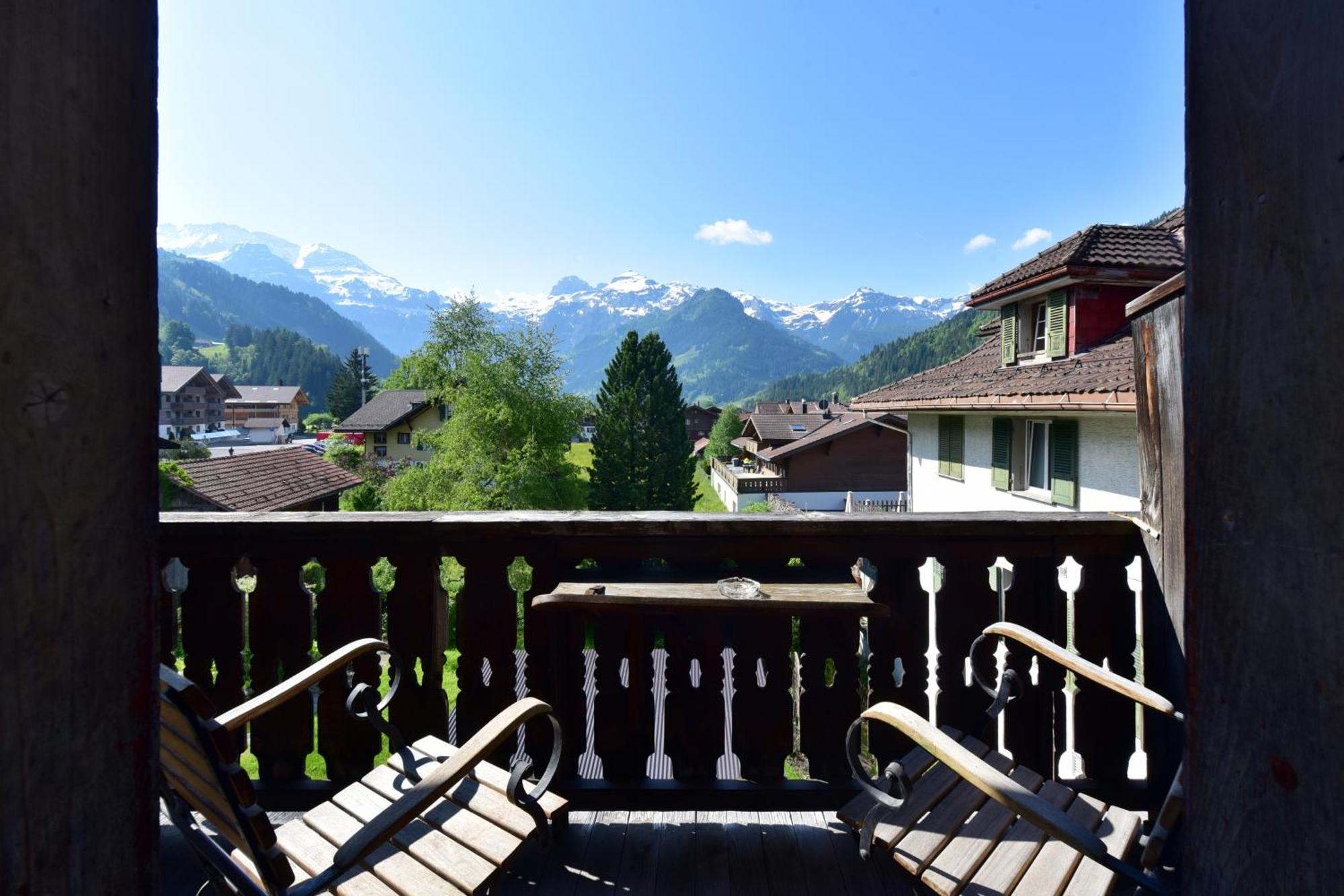 Hotel Sternen Lenk Ngoại thất bức ảnh